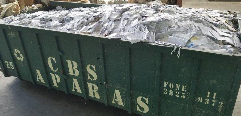 Coleta de aparas de papel
